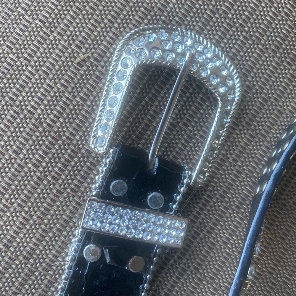 Lot of 2 Women’s L Rhinestone Black bling belts concert punk rocker buckle nice - Picture 9 of 10